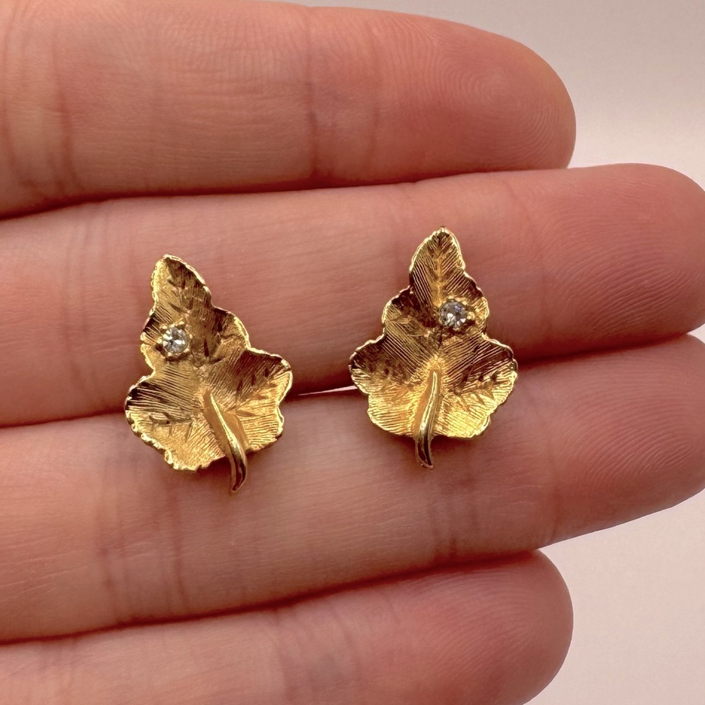 AVON Vintage Radiant Leaf Crystal Earrings
